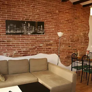 Rustic 2 Bedroom Poble Sec Spagna